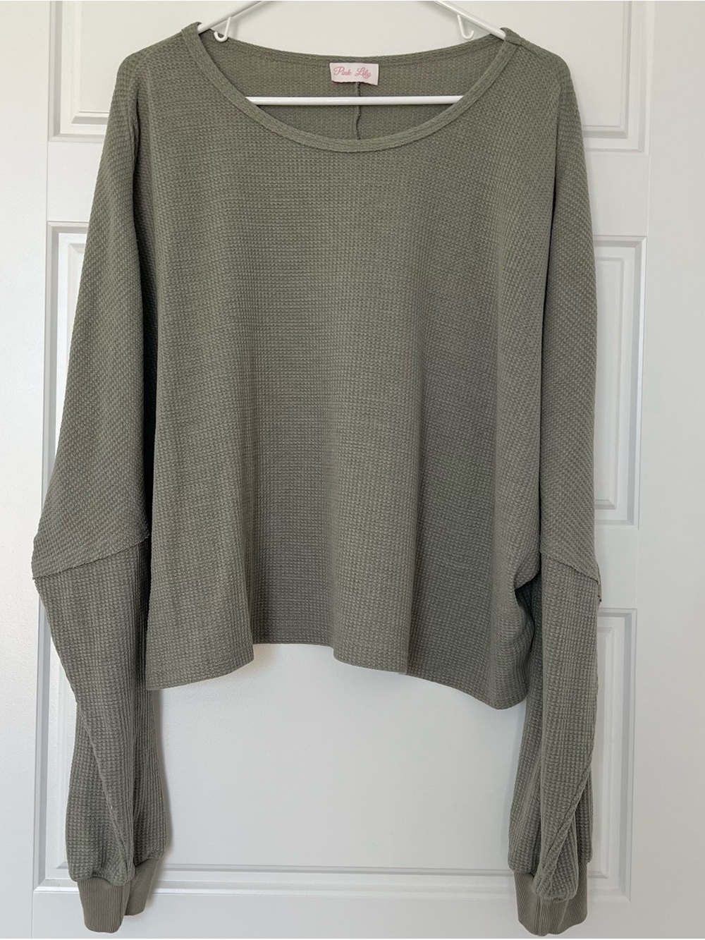 Pink Lily Green Back Cropped Long Sleeve Batwing Sweater Size Large
